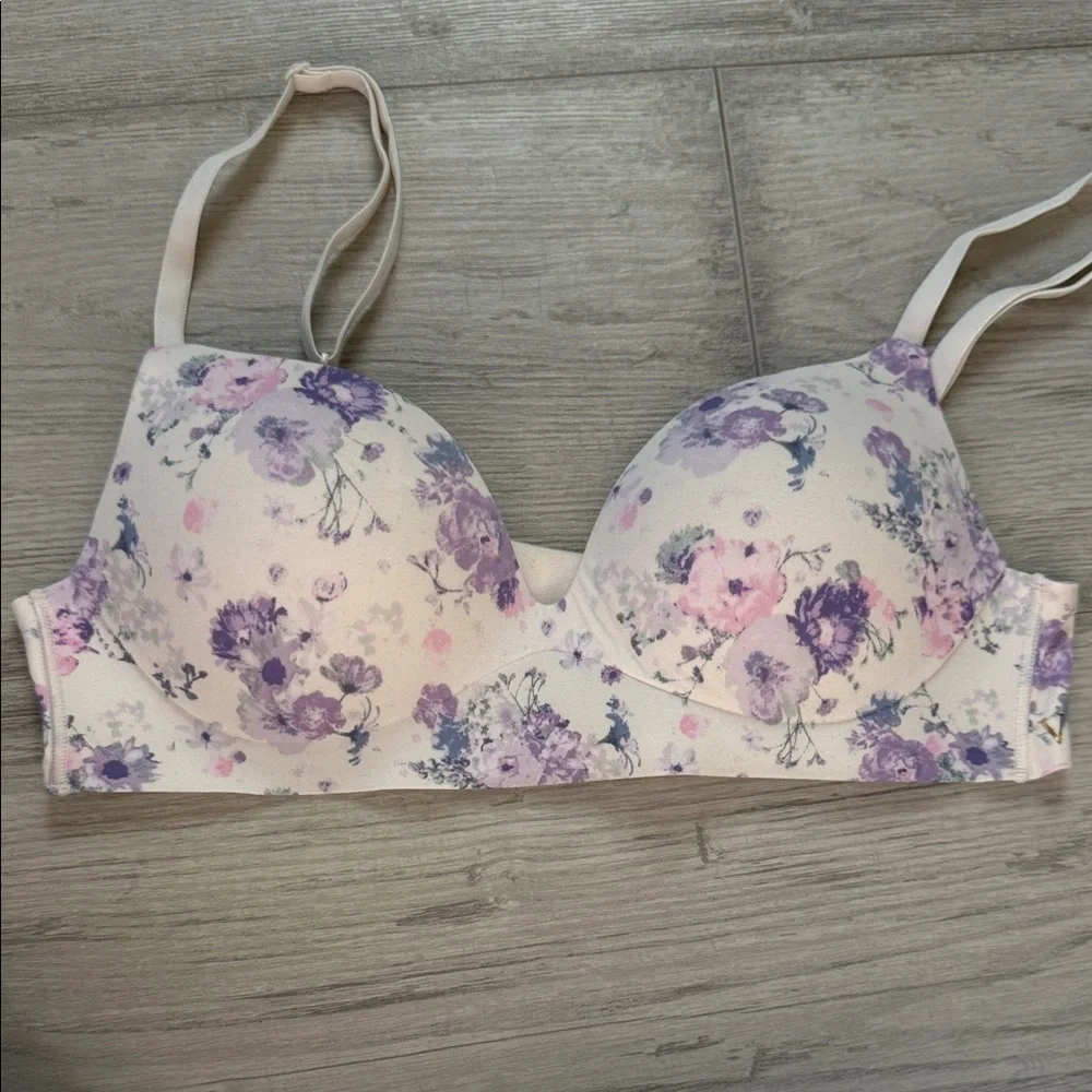 Women’s push up bra